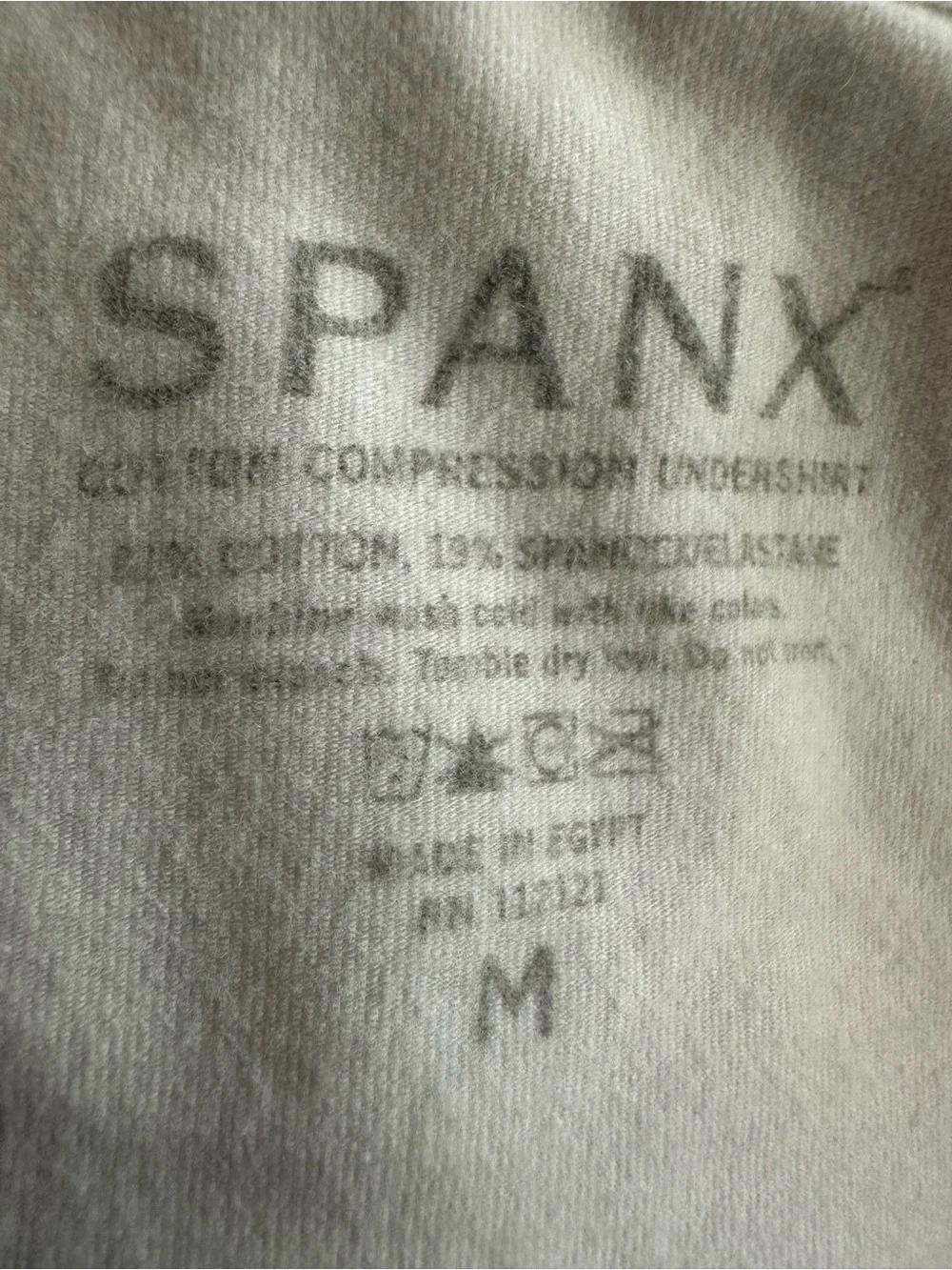 2 compressions body shaping shirts Spanx and FORM by 2xist
